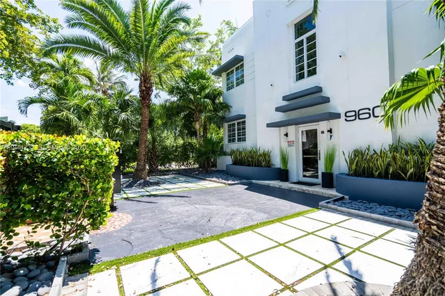 $2,750 | 960 Jefferson Avenue, Unit 201, Miami Beach, FL 33139