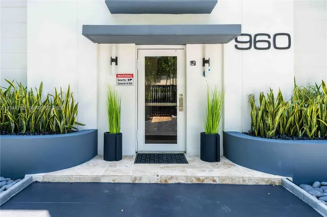 $2,750 | 960 Jefferson Avenue, Unit 201, Miami Beach, FL 33139