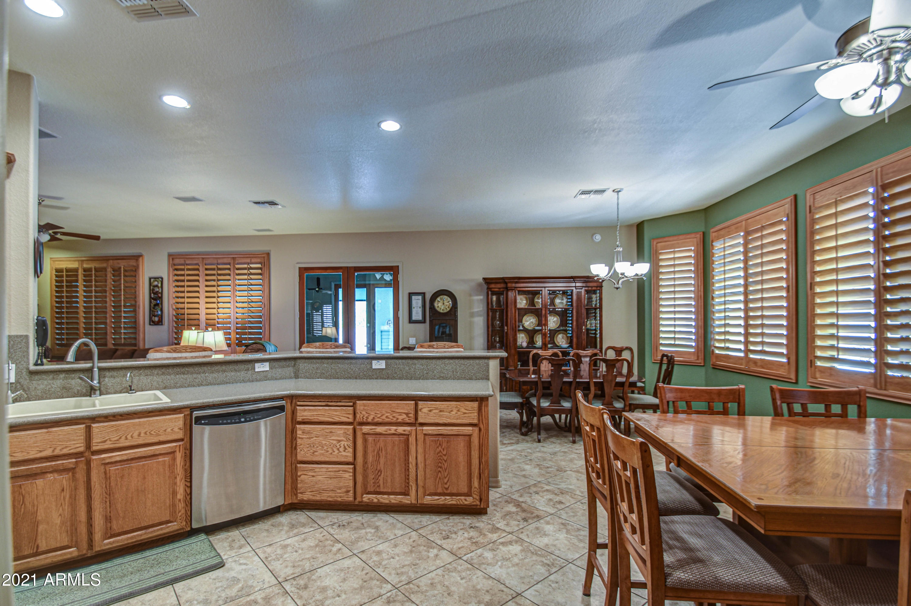 2257 South Mountain View Road Apache Junction, AZ 85119 - Photo 15 of 56 MOUNTAIN VIEW KITCHEN DINING