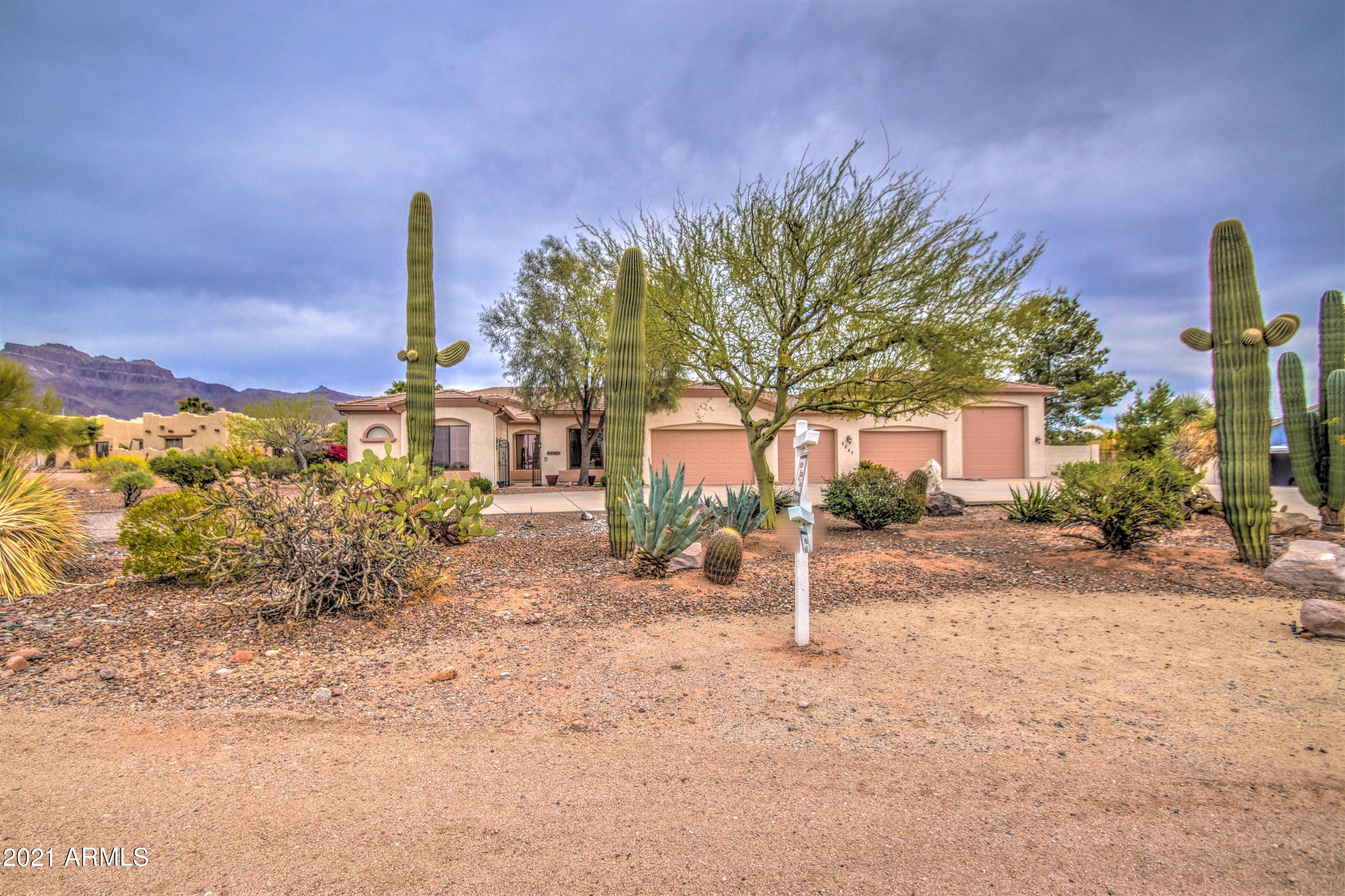 2257 South Mountain View Road Apache Junction, AZ 85119 - Photo 2 of 56 MOUNTAIN VIEW PRO FRONT