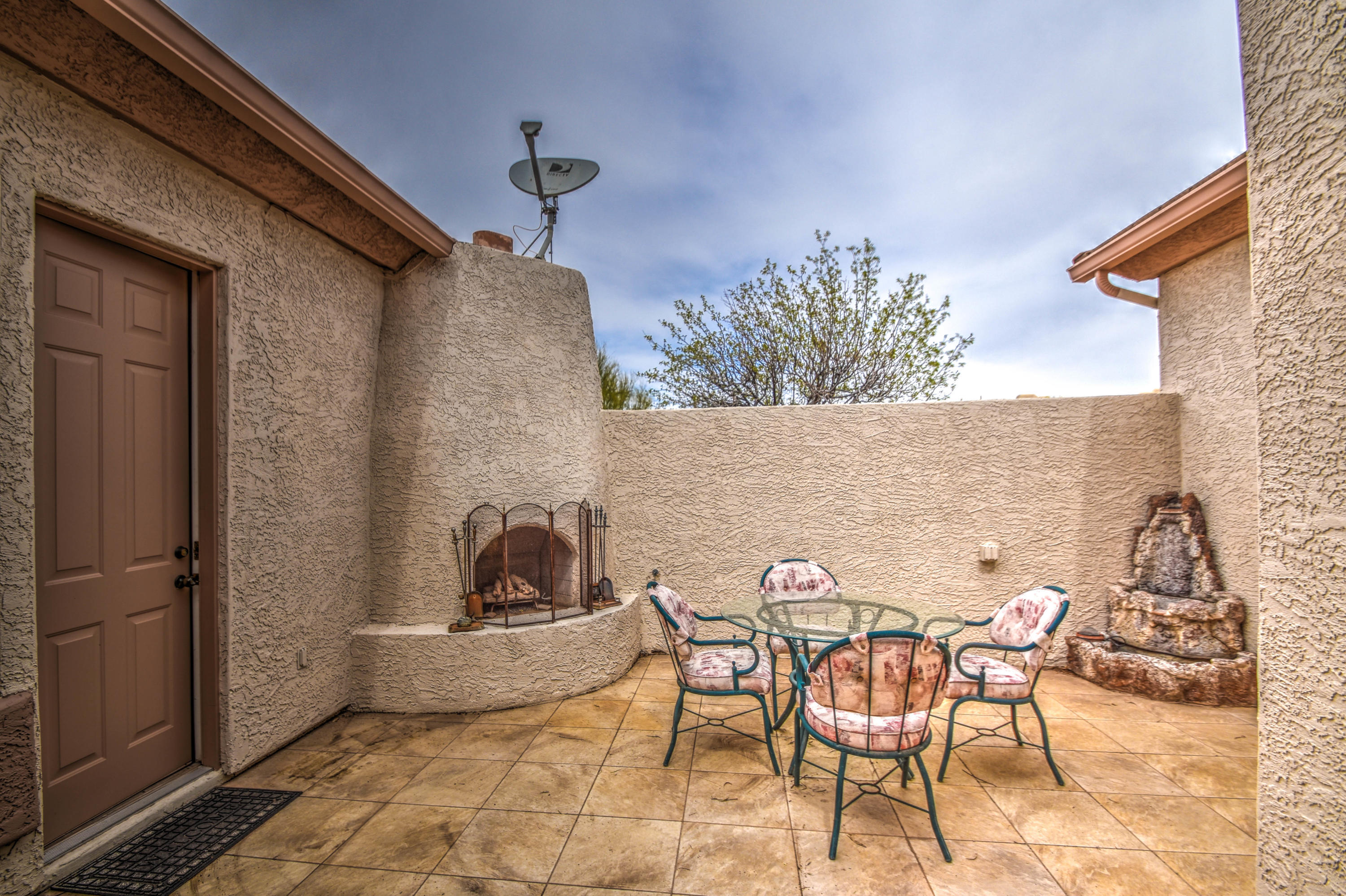 2257 South Mountain View Road Apache Junction, AZ 85119 - Photo 4 of 56 MOUNTAIN VIEW COURTYARD AND CASITA ENTRA