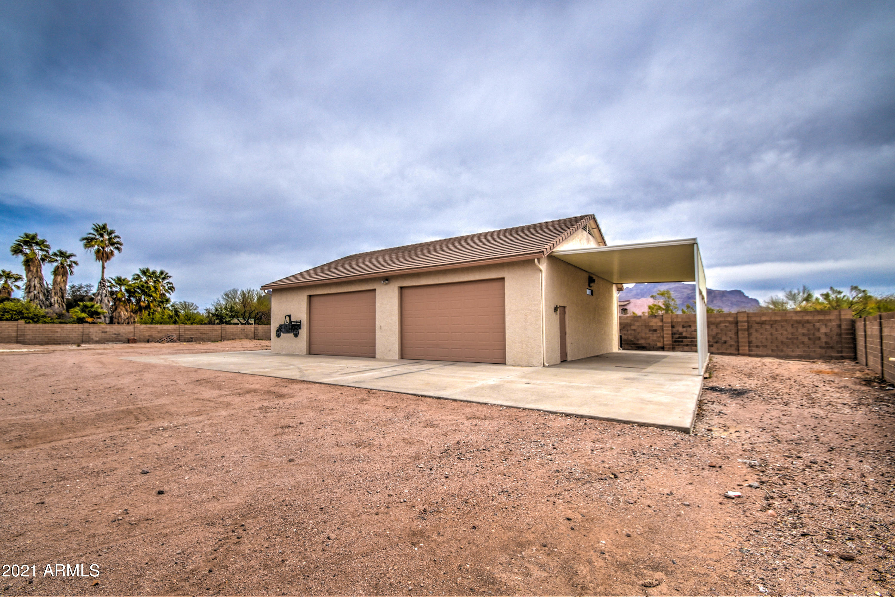 2257 South Mountain View Road Apache Junction, AZ 85119 - Photo 44 of 56 MOUNTAIN BARN 2