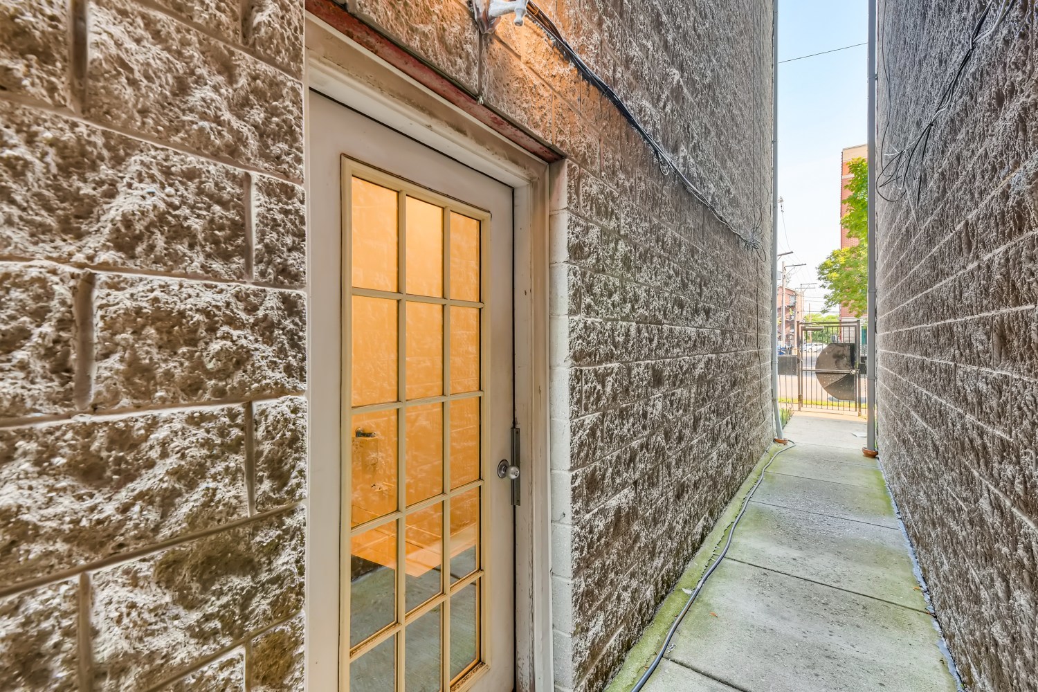 2347 West Harrison Street, Unit 1 Chicago, IL 60612 - Photo 2 of 16