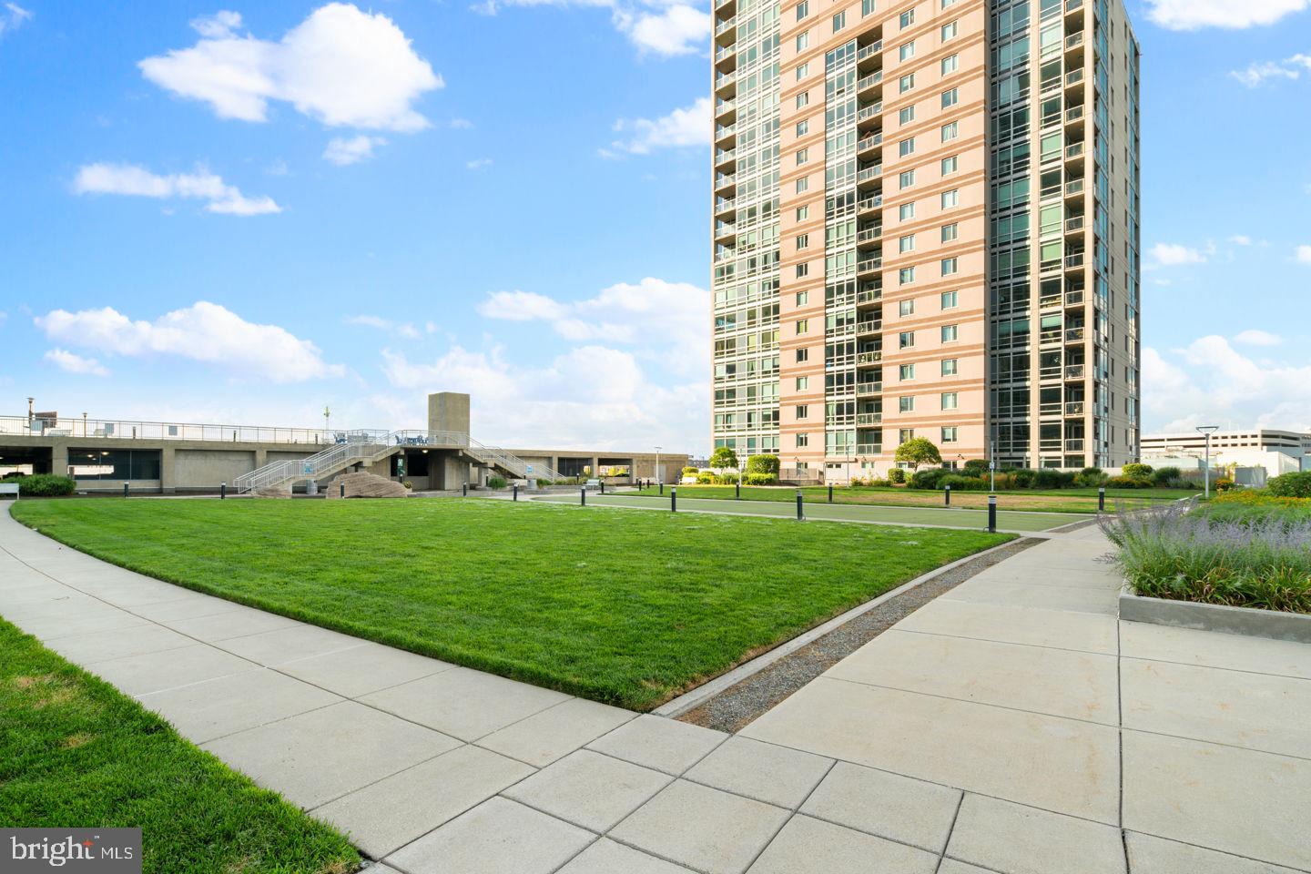 901 North Penn Street, Unit R507 Philadelphia, PA 19123 - Photo 16 of 28 a view of a city with tall buildings and a big yard