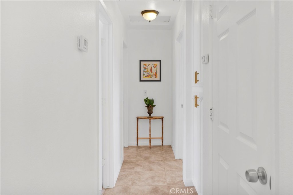22672 El Centro Road Apple Valley, CA 92307 - Photo 13 of 42 hall