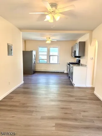 $2,700 | 37-39 Field Place, Unit 3R, Newark, NJ 07112