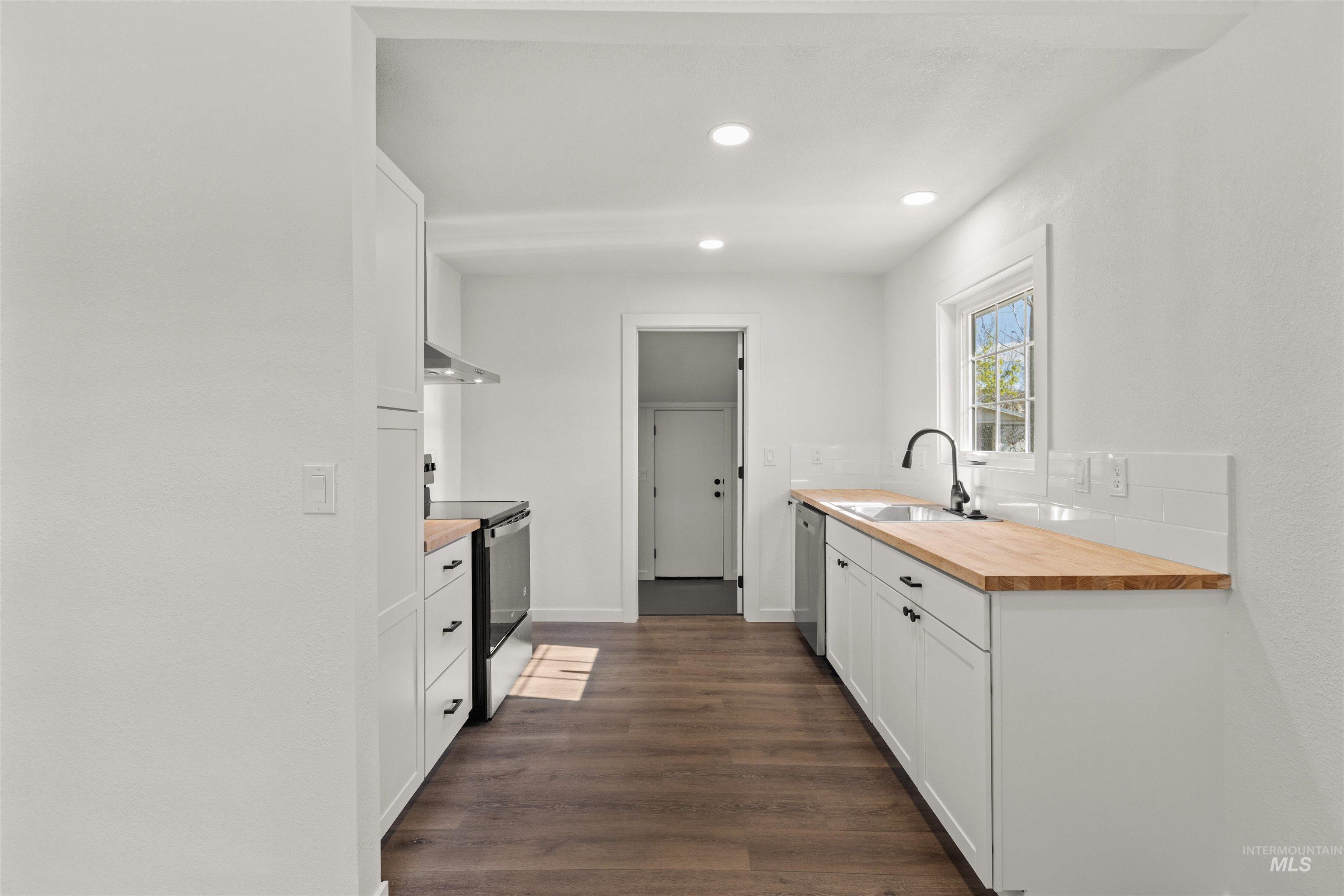 145 2nd Street Grand View, ID 83624 - Photo 9 of 30