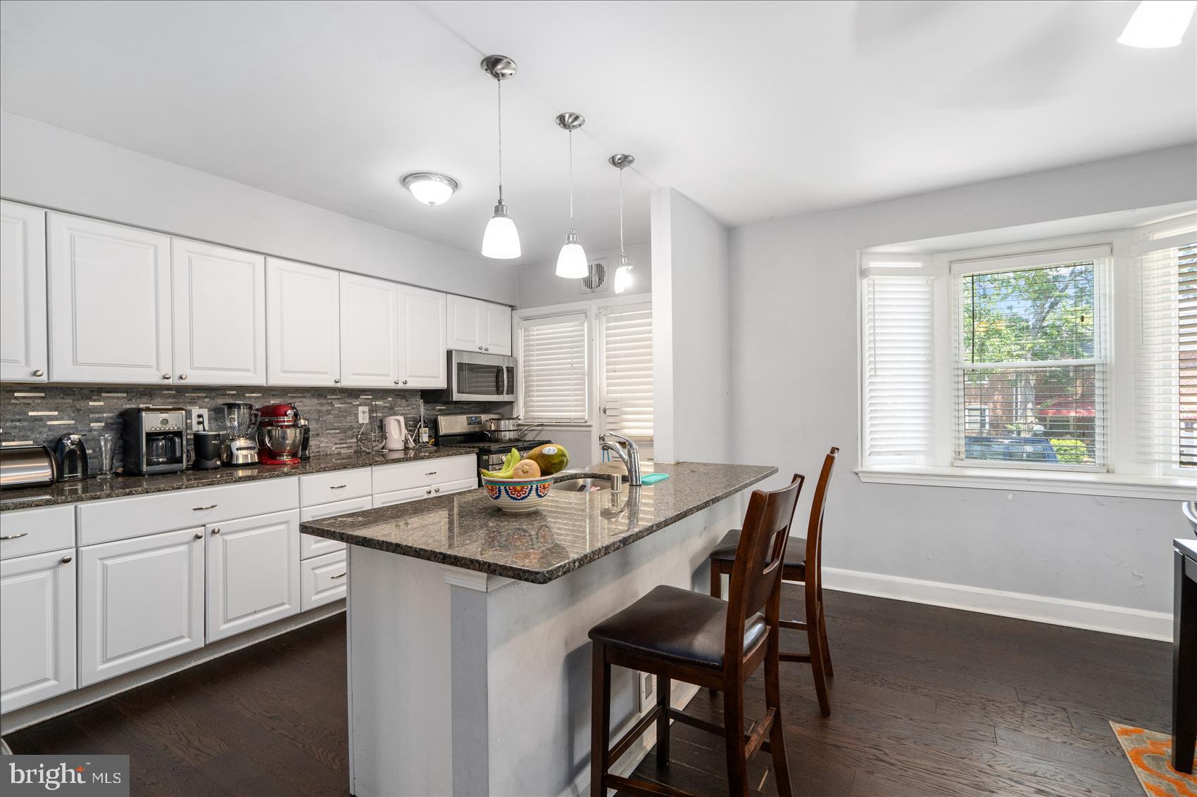 1426 Stonewood Road Baltimore, MD 21239 - Photo 4 of 23