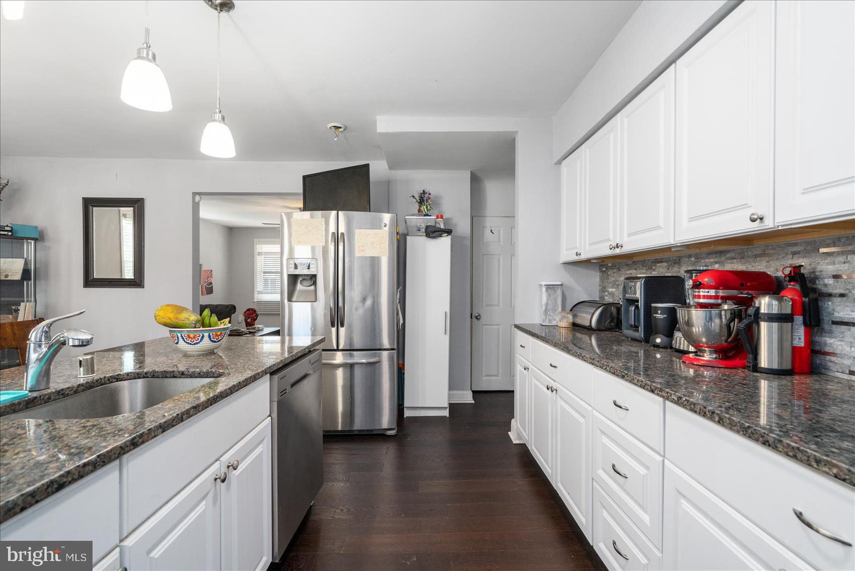 1426 Stonewood Road Baltimore, MD 21239 - Photo 6 of 23