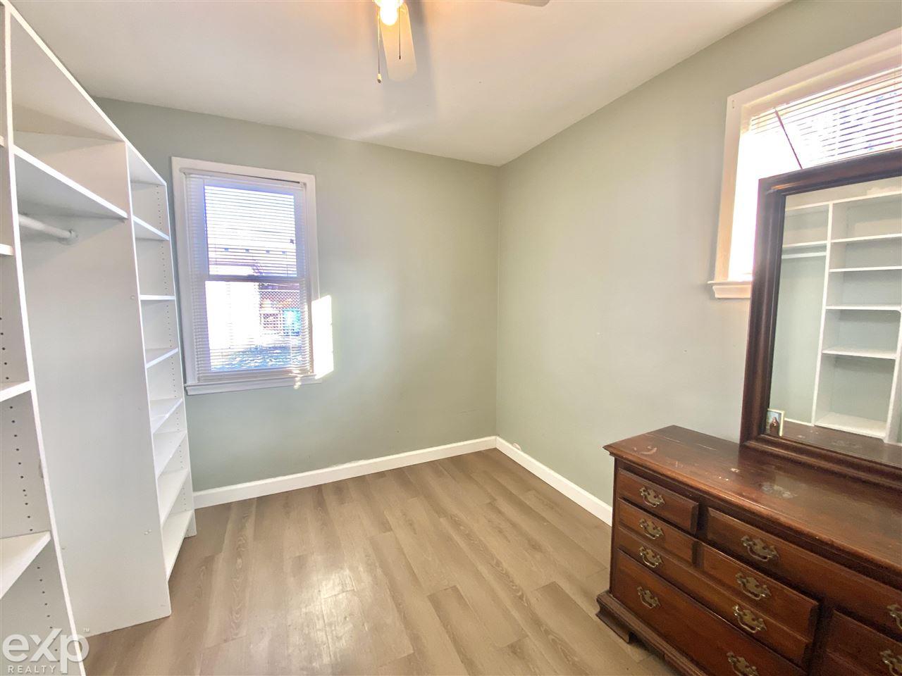 8207 Toepfer Road Warren, MI 48089 - Photo 15 of 17 50063857-14.JPG