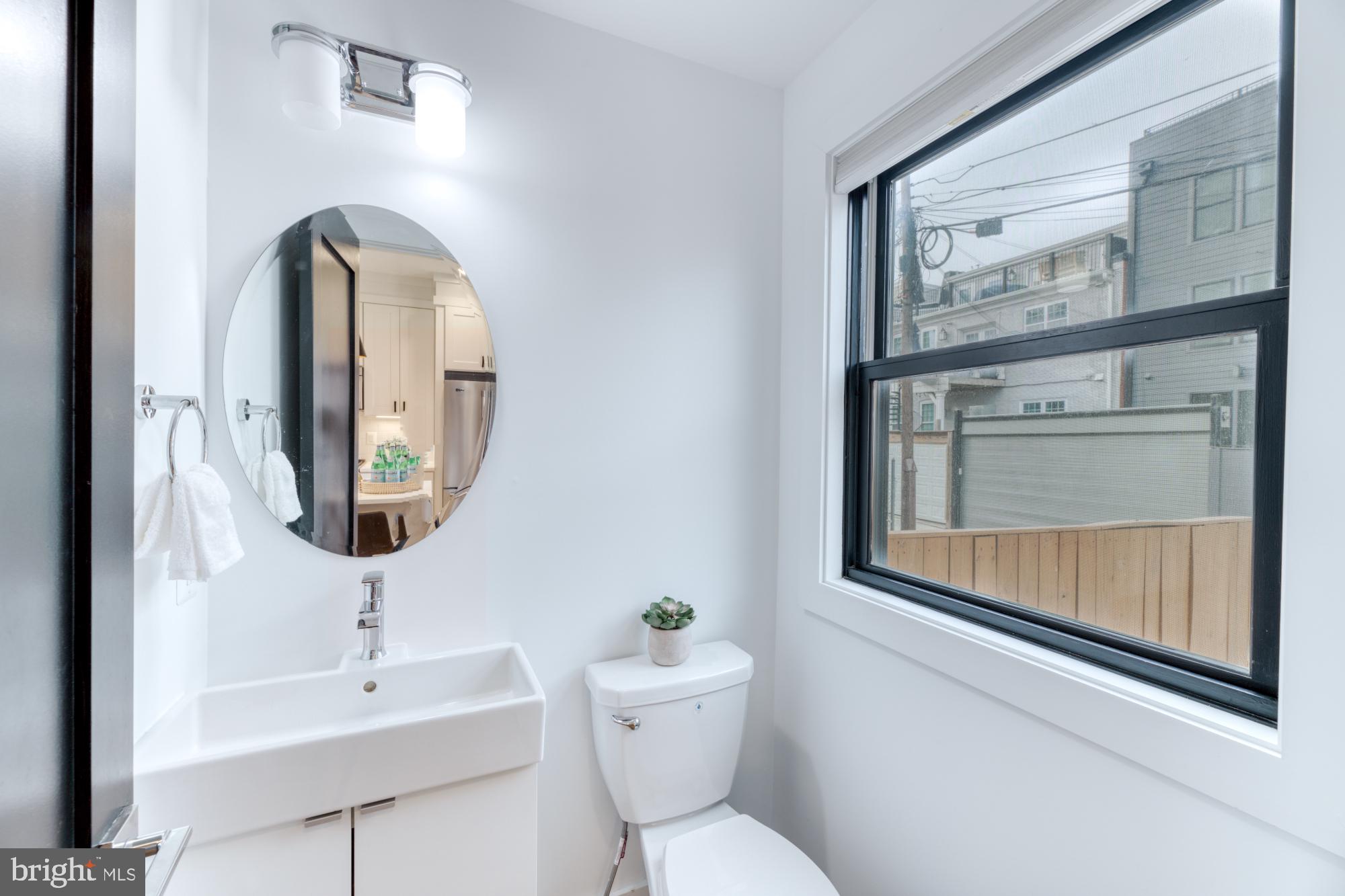 537 Gresham Place Northwest, Unit 1 Washington, DC 20001 - Photo 8 of 17