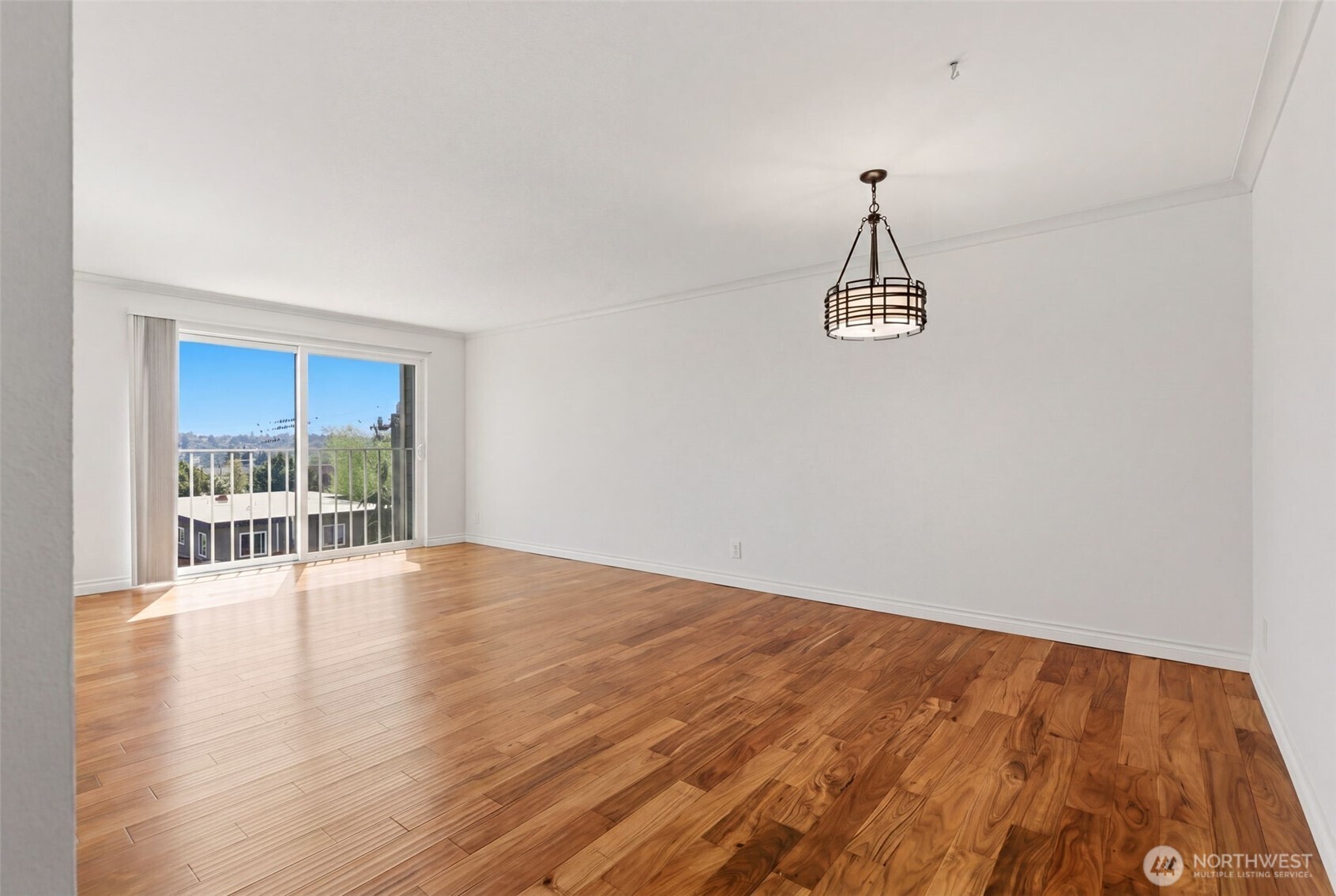 800 North Allen Place, Unit 401 Seattle, WA 98103 - Photo 3 of 32