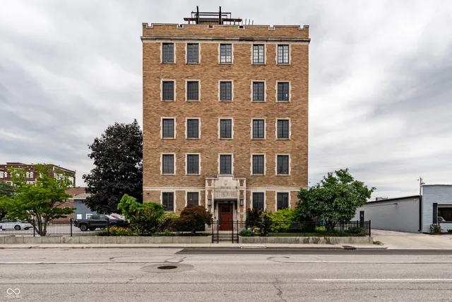 $239,900 | 825 North Delaware Street, Unit 3C, Indianapolis, IN 46204