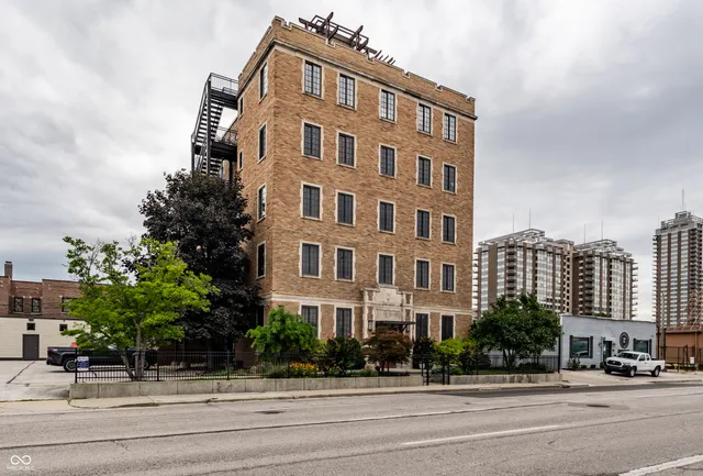 $239,900 | 825 North Delaware Street, Unit 3C, Indianapolis, IN 46204