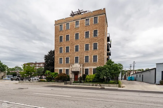 $239,900 | 825 North Delaware Street, Unit 3C, Indianapolis, IN 46204