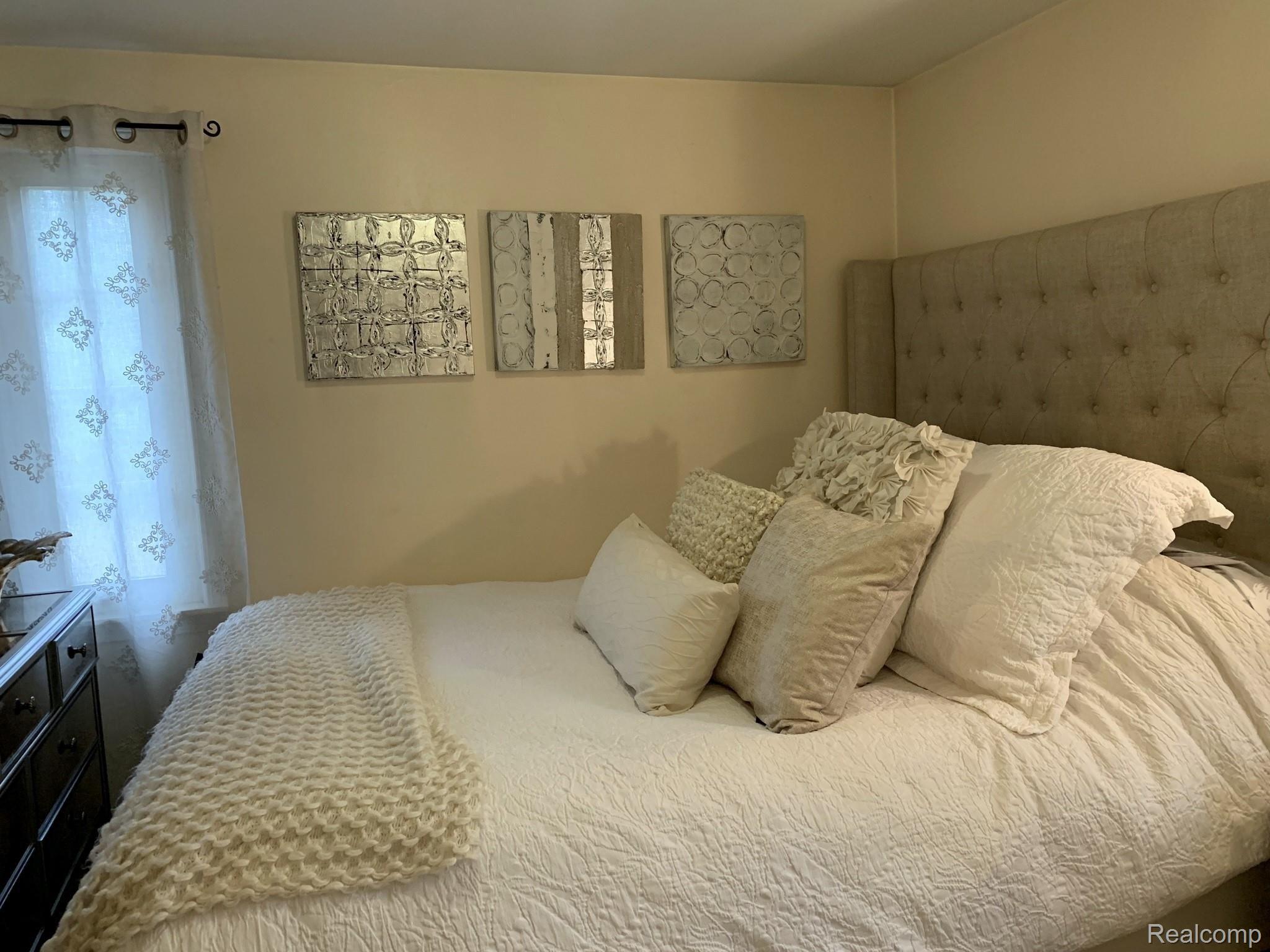 1641 Graefield Road, Unit 100 Birmingham, MI 48009 - Photo 16 of 20 Bedroom #2 ~ view II