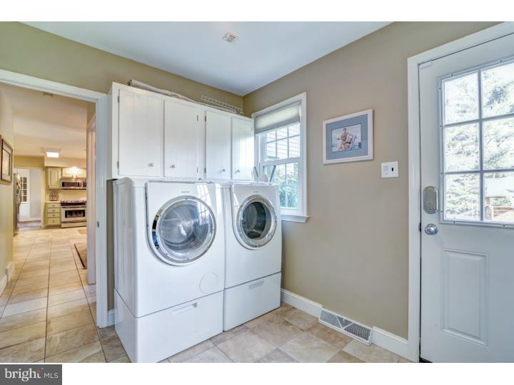 112 Walker Road Washington Crossing, PA 18977 - Photo 11 of 25 Gallery Image 11