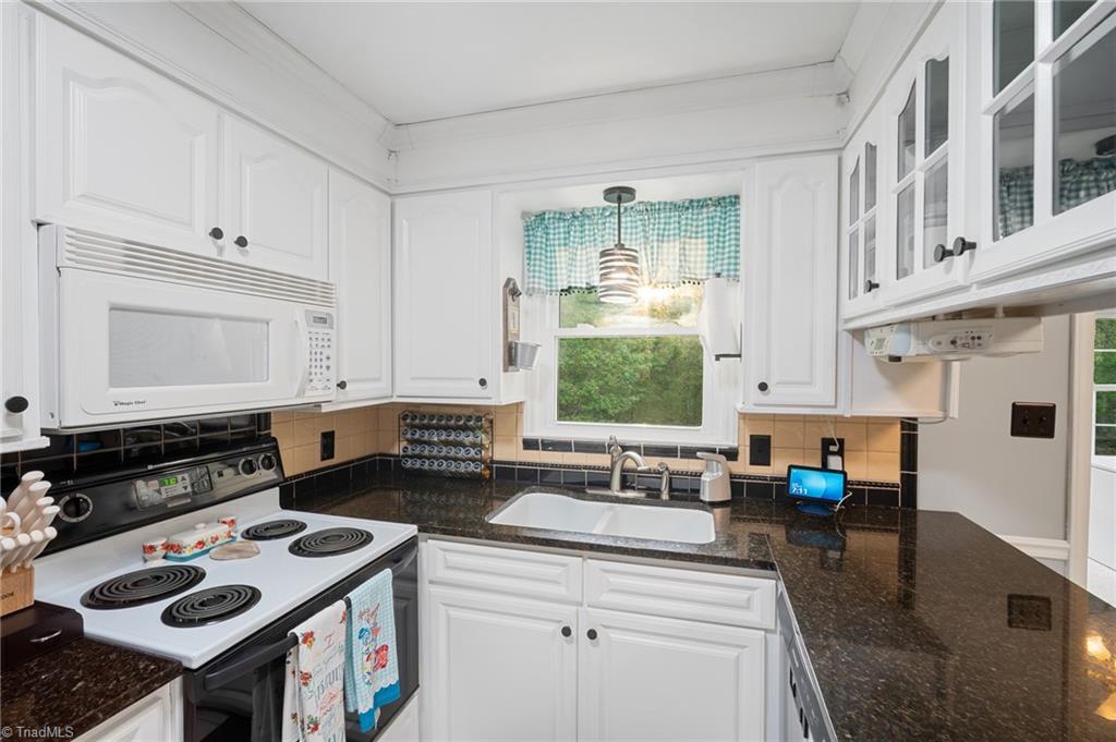 244 Pine Valley Road Thomasville, NC 27360 - Photo 4 of 20