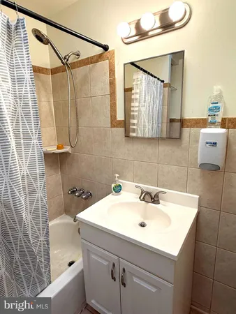 $1,200 | 5118 Oakland Street, Unit 2, Philadelphia, PA 19124
