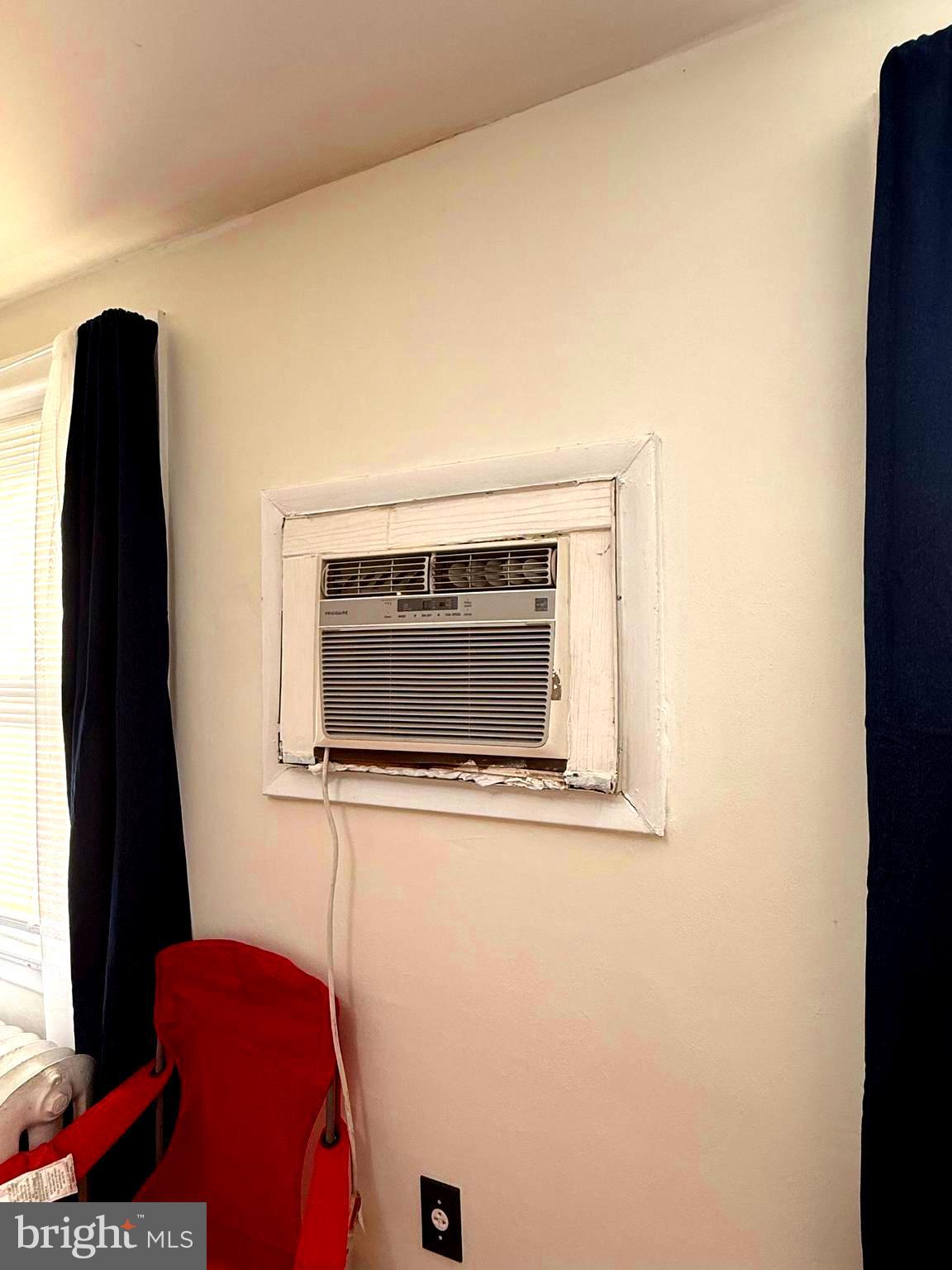 5118 Oakland Street, Unit 2 Philadelphia, PA 19124 - Photo 32 of 36 a view of dresser