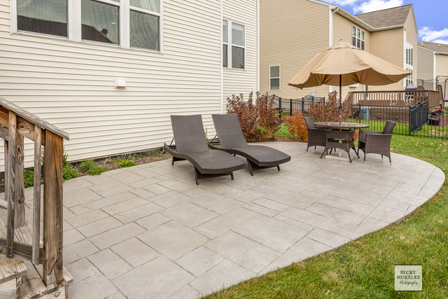 182 Chapin Way Oswego, IL 60543 - Photo 29 of 33