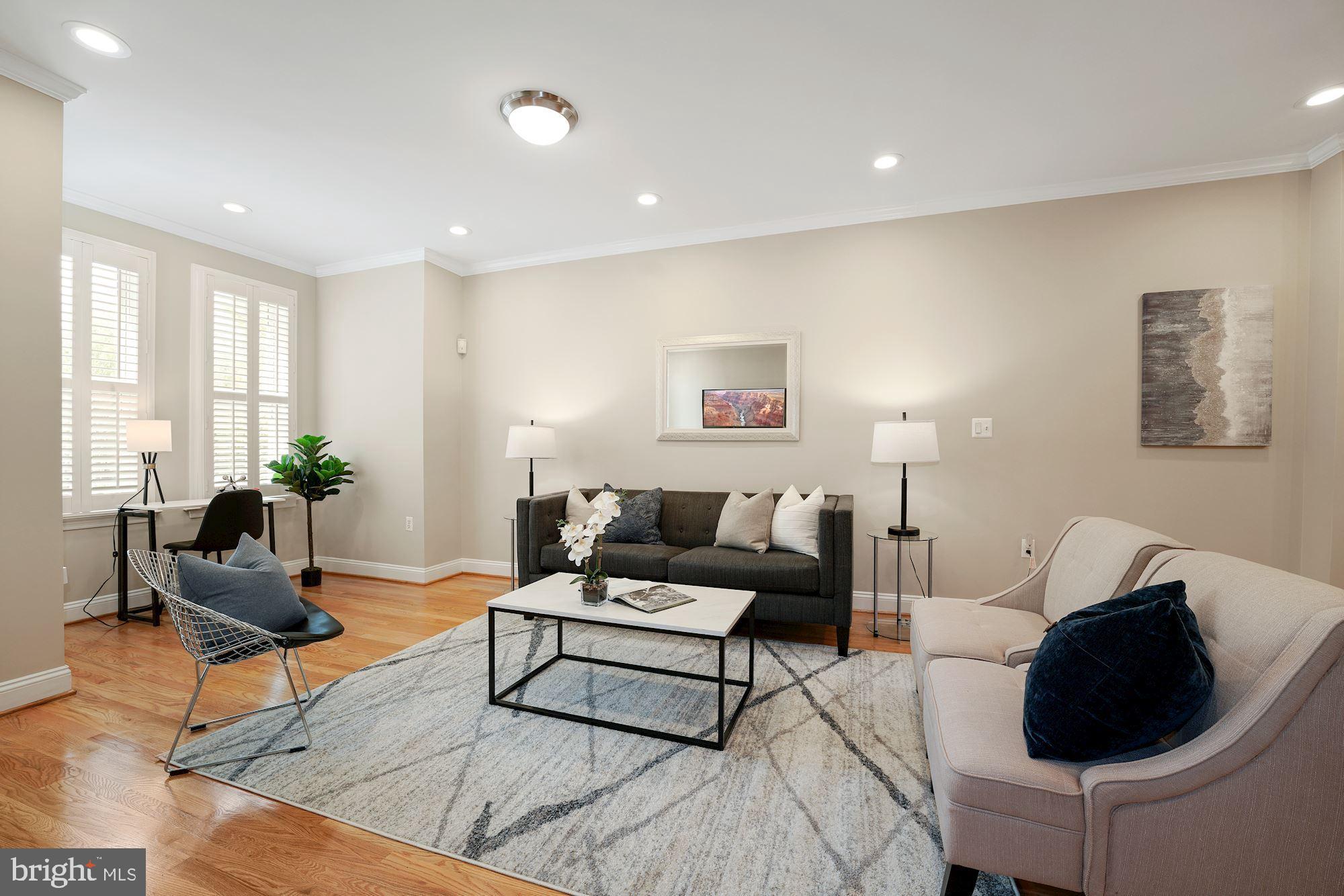 1106 K Street Northeast Washington, DC 20002 - Photo 4 of 26 Living room