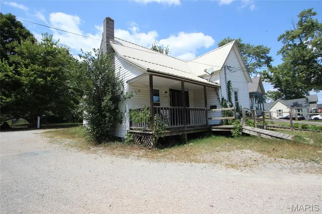 $52,900 | 306 South Mine La Motte Street, Fredericktown, MO 63645