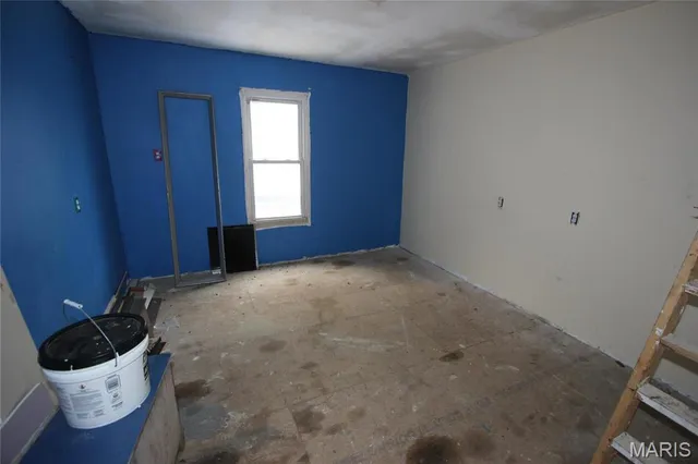 $52,900 | 306 South Mine La Motte Street, Fredericktown, MO 63645