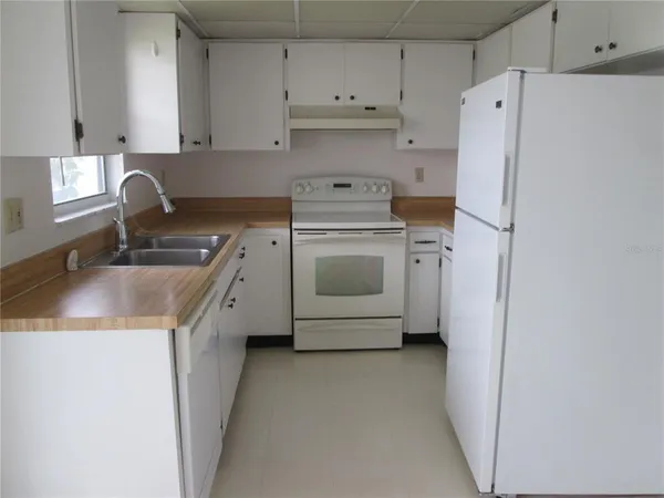 $1,450 | 1304 Lambdeth Court, Sun City Center, FL 33573