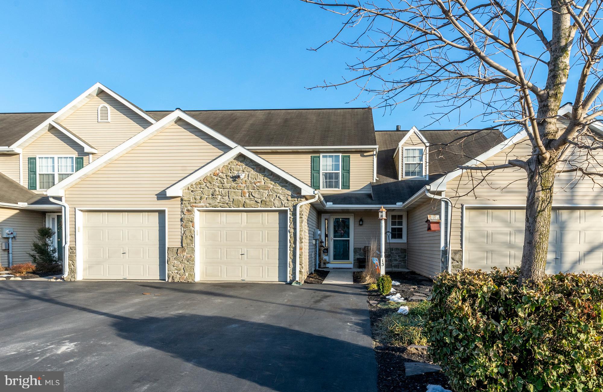 13 Sandstone Court Lititz, PA 17543 - Photo 2 of 27 Gallery Image 2
