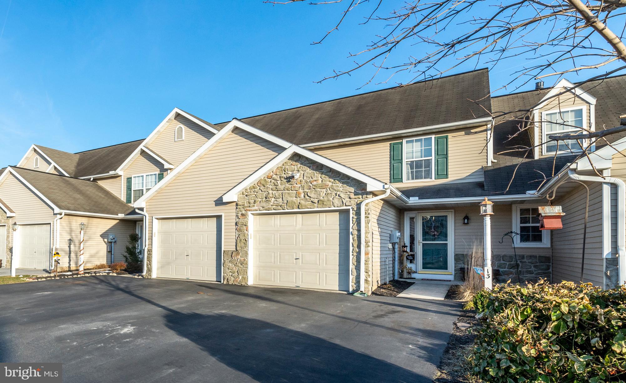 13 Sandstone Court Lititz, PA 17543 - Photo 3 of 27 Gallery Image 3