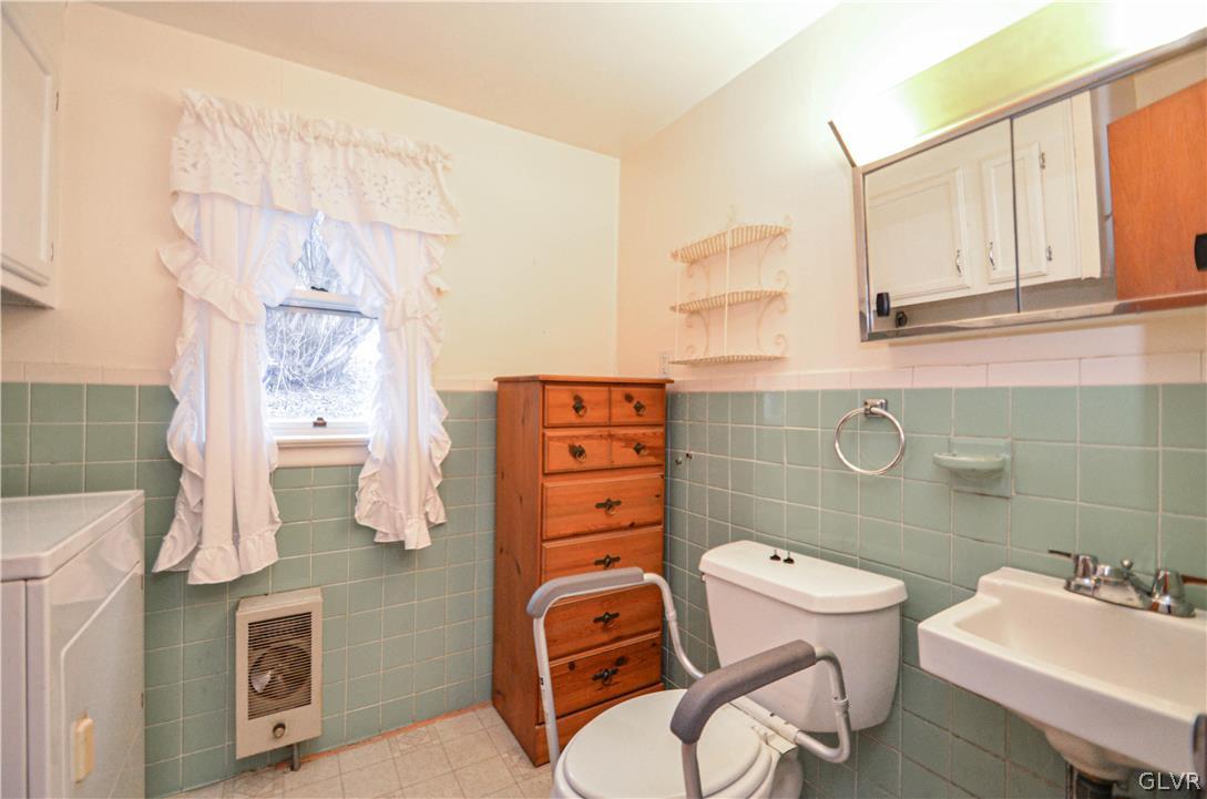 3185 Morgan Hill Road Easton, PA 18042 - Photo 11 of 26 Gallery Image 11