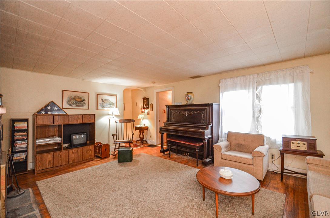 3185 Morgan Hill Road Easton, PA 18042 - Photo 4 of 26 Gallery Image 4
