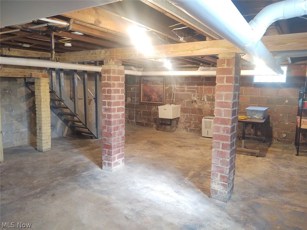 1524 Ferndale Road Northwest Canton, OH 44709 - Photo 24 of 34 Gallery Image 24