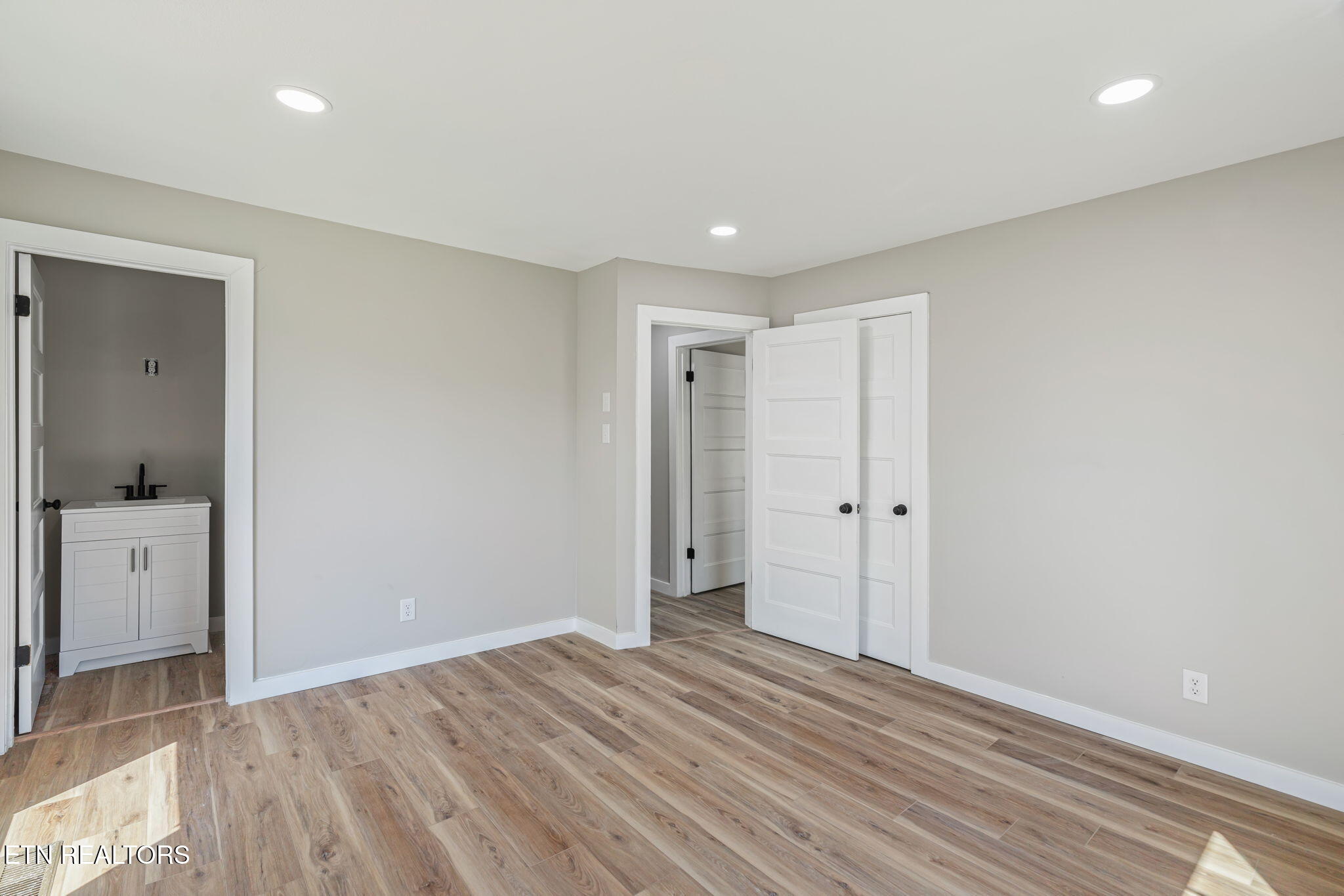 201 Wakefield Road Knoxville, TN 37922 - Photo 30 of 35 31-web-or-mls-201 Wakefield Road31