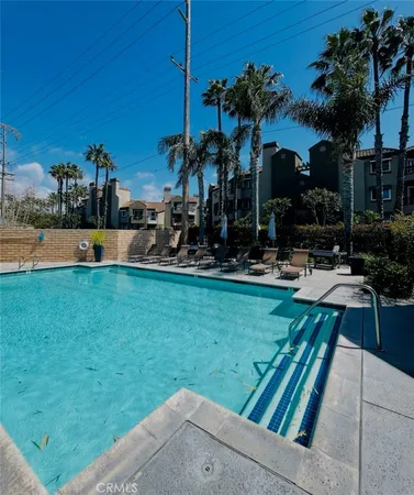 $4,000 | 420 Lake Street, Unit 101, Huntington Beach, CA 92648