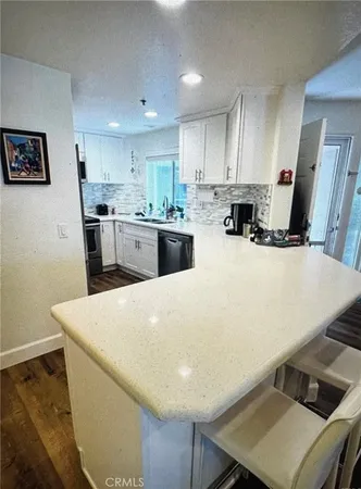 $4,000 | 420 Lake Street, Unit 101, Huntington Beach, CA 92648