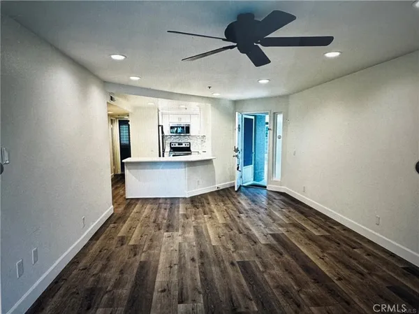 $4,000 | 420 Lake Street, Unit 101, Huntington Beach, CA 92648