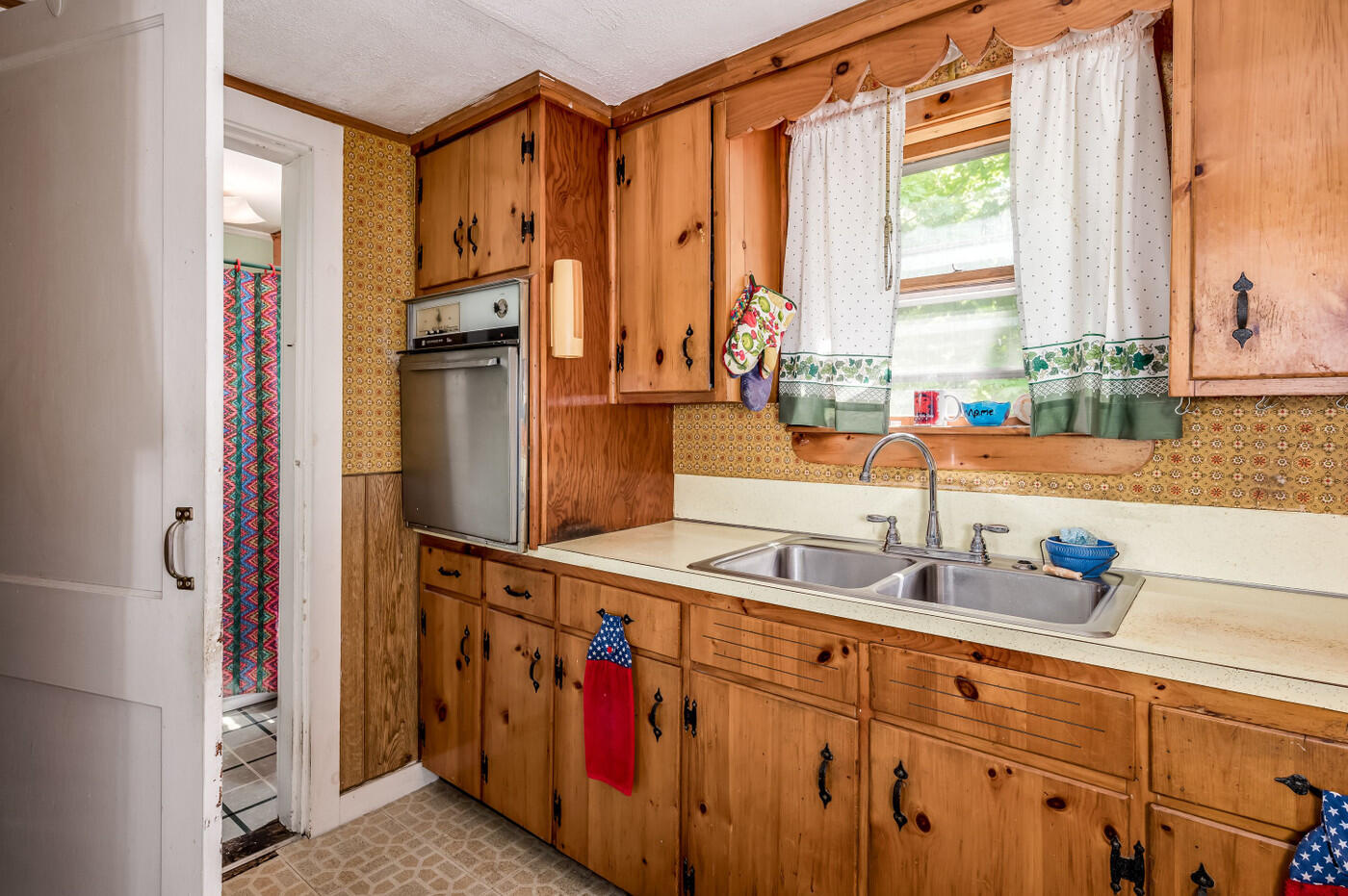 87 Charles Street Milton, NH 03851 - Photo 12 of 20 87 charles-17.jpg-vsuniqueid-646cd78a95e