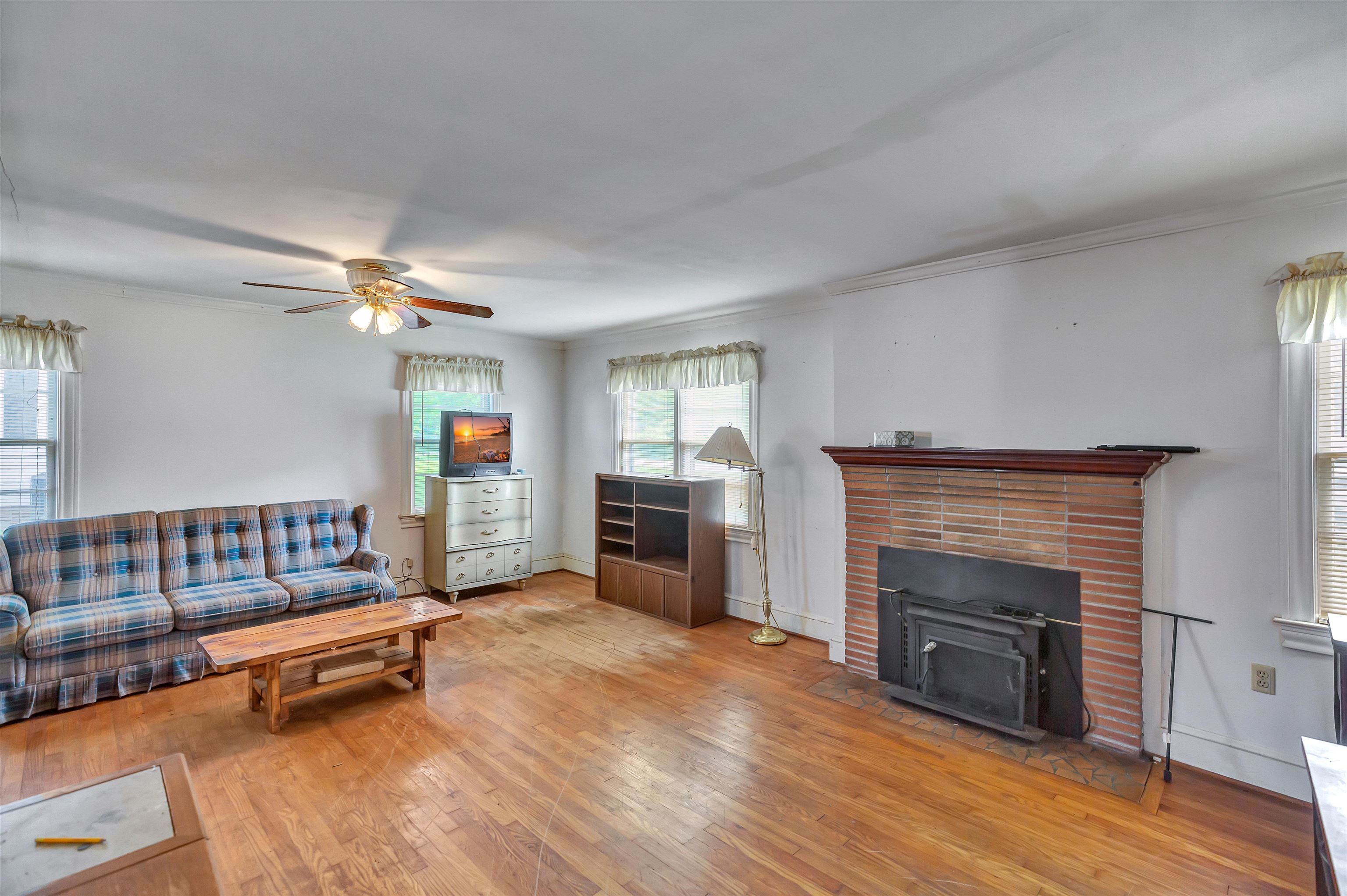 10 Rutledge Avenue Greenville, SC 29617 - Photo 4 of 22 Gallery Image 4