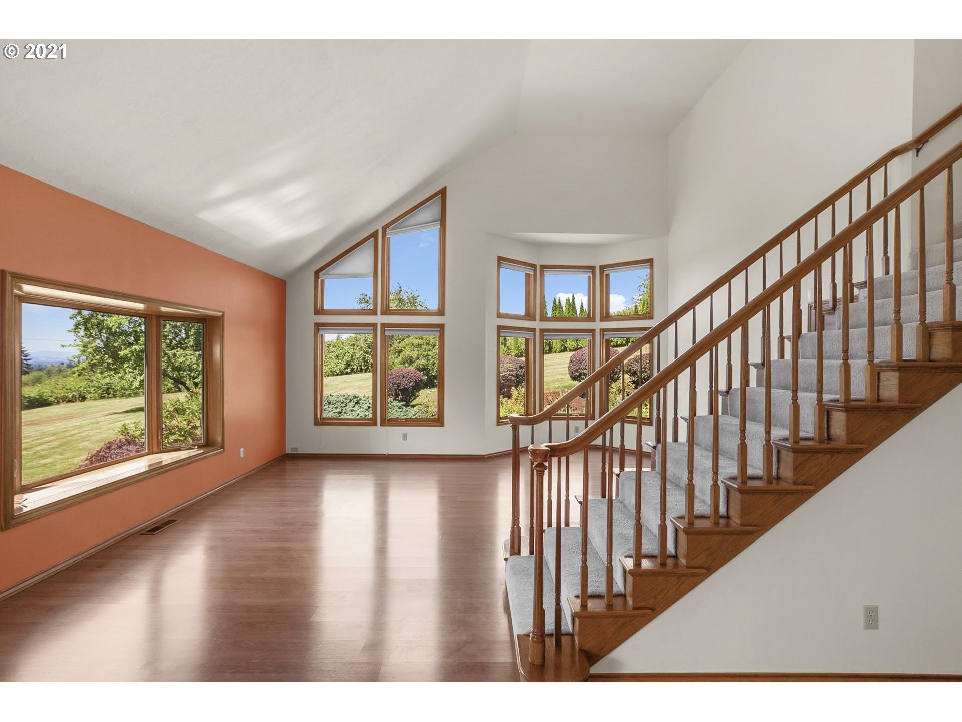 11631 Northwest Old Cornelius Pass Road Portland, OR 97231 - Photo 5 of 32 Living Room/Entrance
