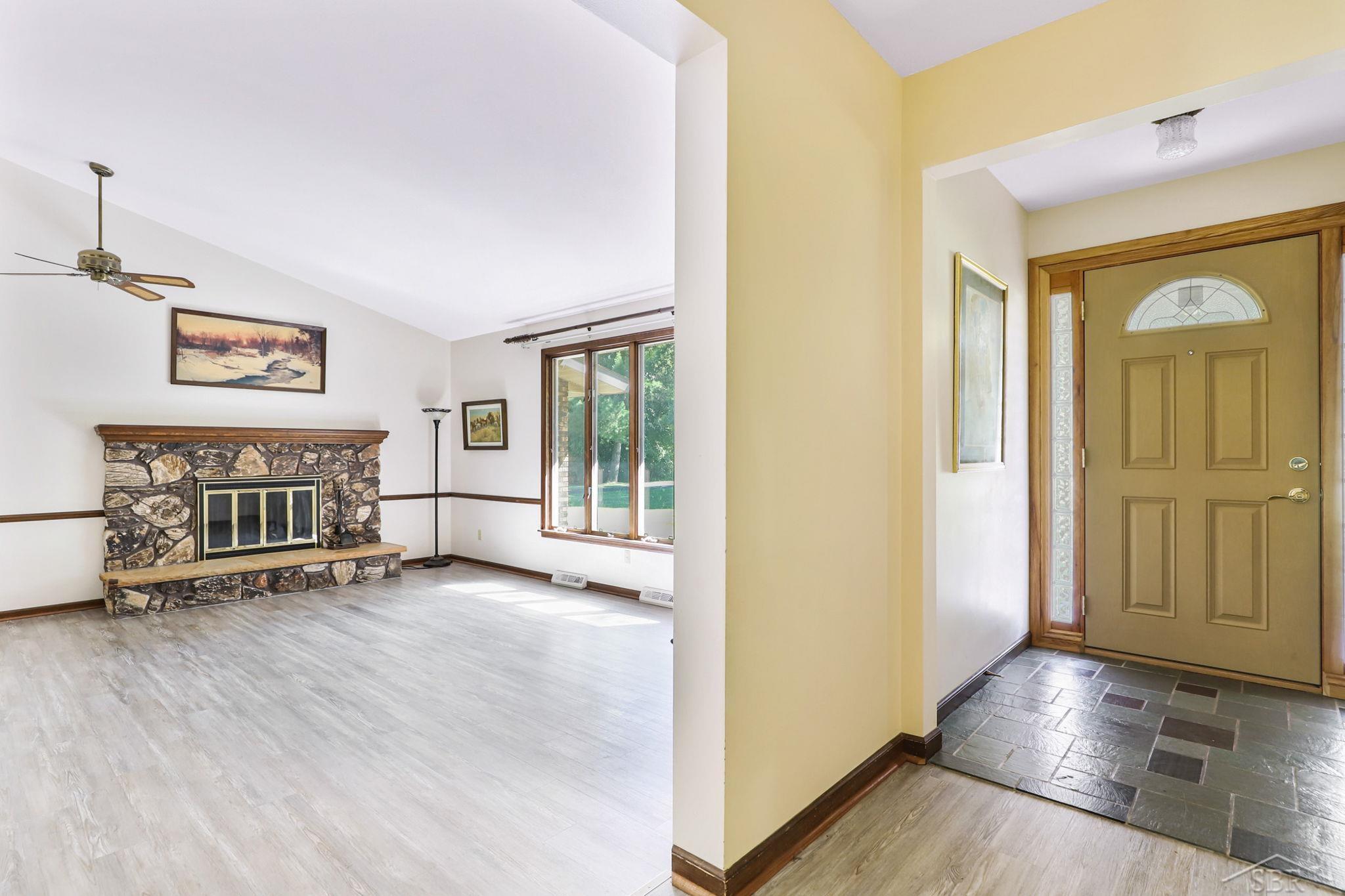 3895 Hackett Road Saginaw, MI 48603 - Photo 7 of 78 50087372-6.JPG