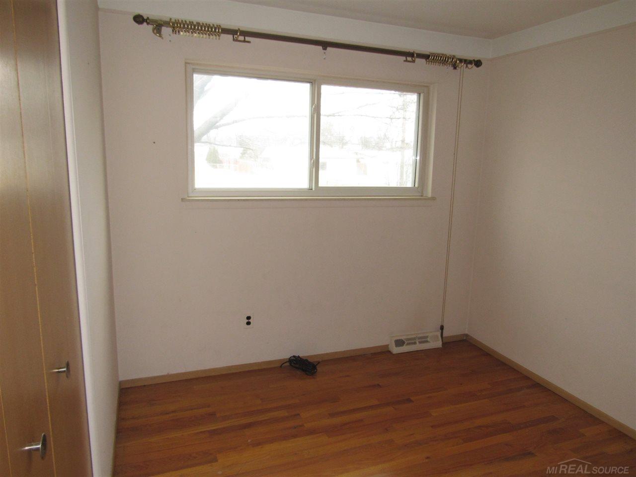 4389 East 12 Mile Road Warren, MI 48092 - Photo 26 of 35