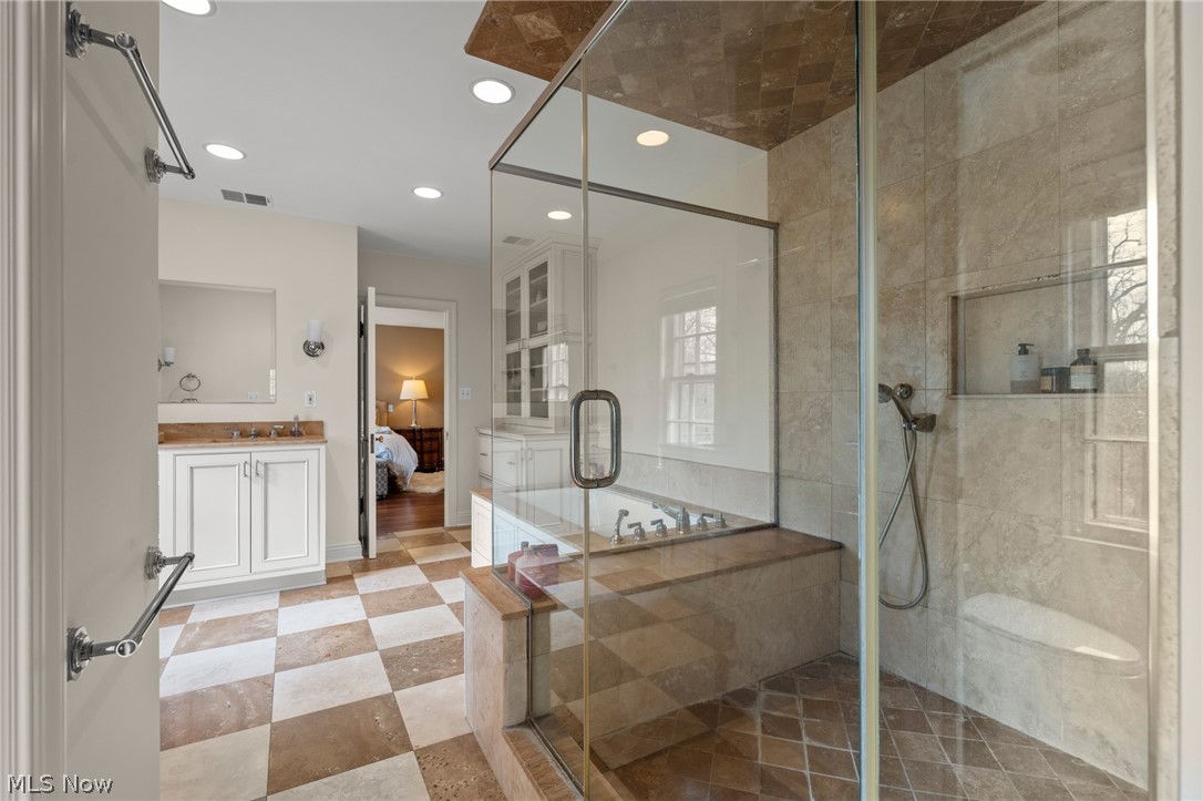 17640 South Woodland Road Cleveland, OH 44120 - Photo 16 of 40