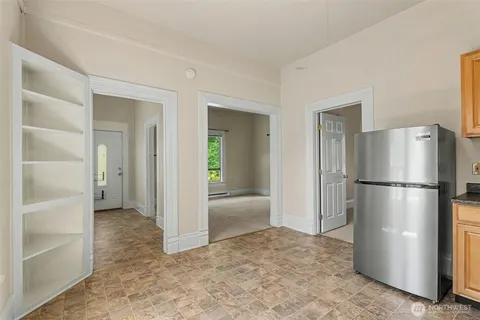 $459,999 | 140 South Cambrian Avenue, Bremerton, WA 98312