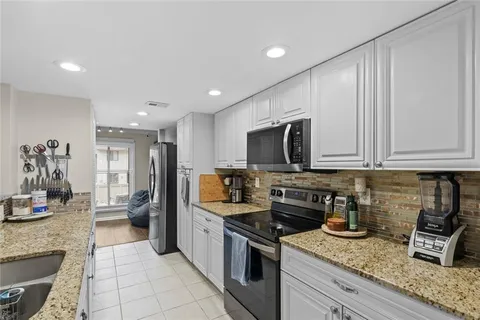 $324,999 | 897 Cedar Canyon Square, Marietta, GA 30067