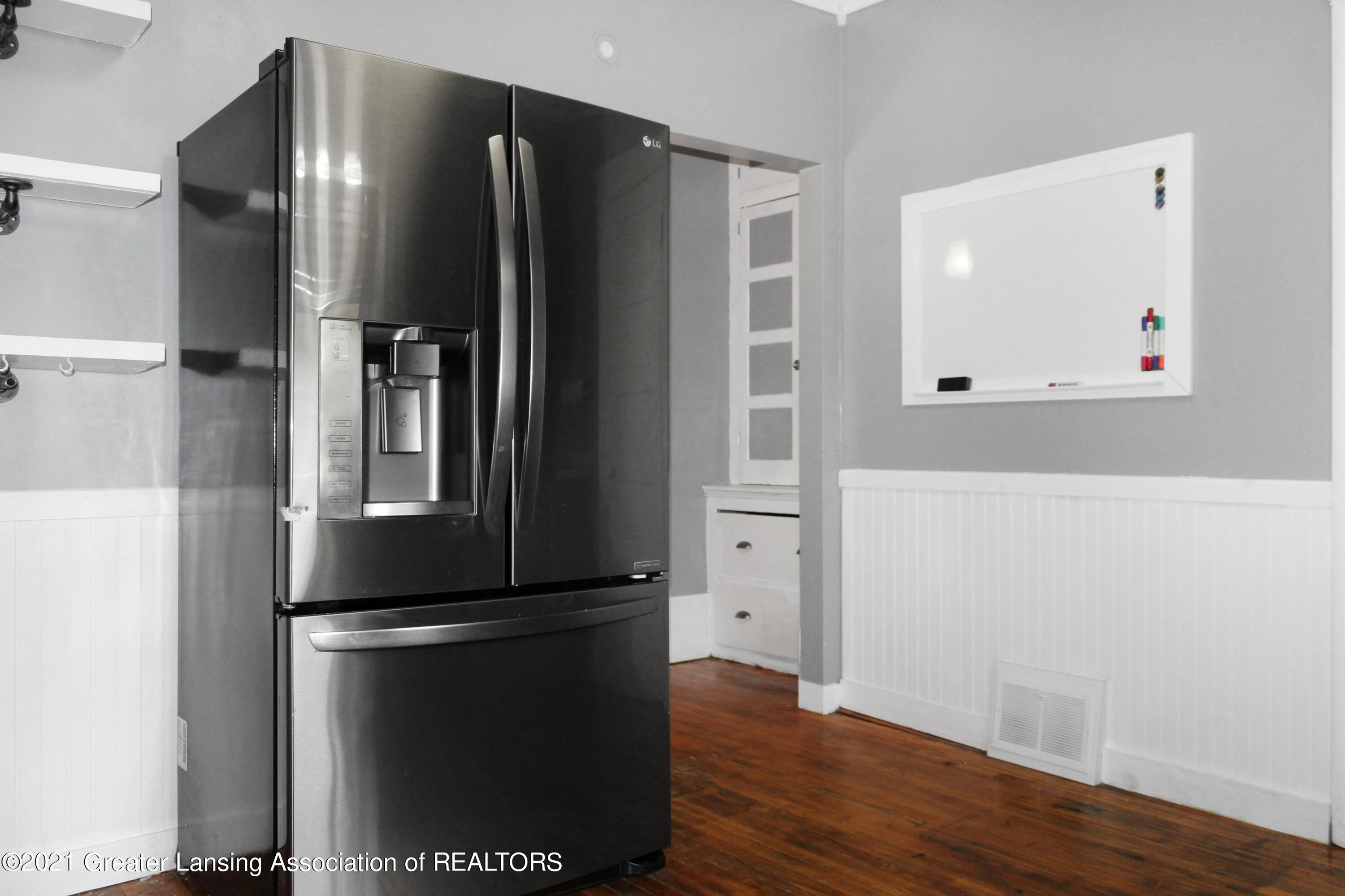 706 4th Street Jackson, MI 49203 - Photo 17 of 30 Kitchen