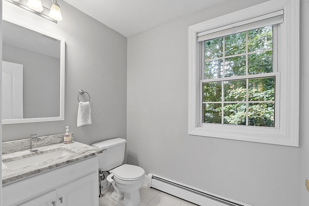 56 Croft Lane Chester, NH 03036 - Photo 14 of 38 Gallery Image 14
