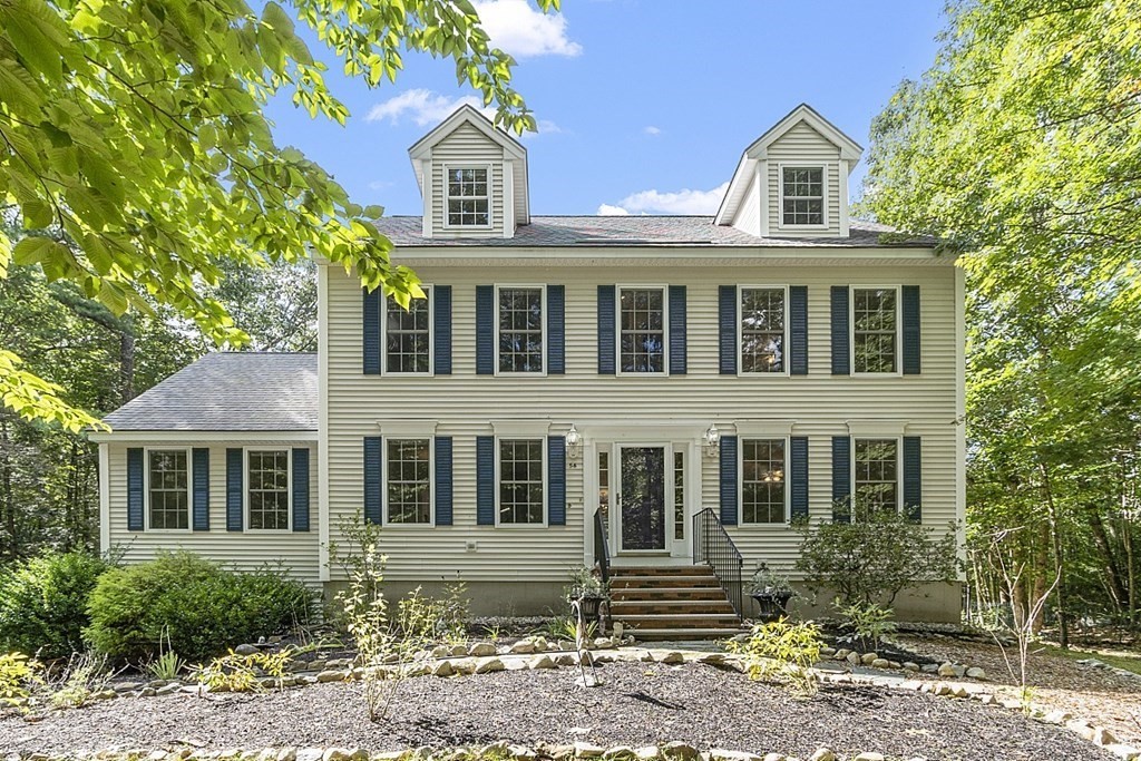 56 Croft Lane Chester, NH 03036 - Photo 2 of 38 Gallery Image 2