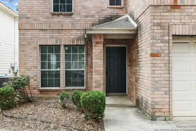 $1,895 | 2619 Gato Del Sol, San Antonio, TX 78245